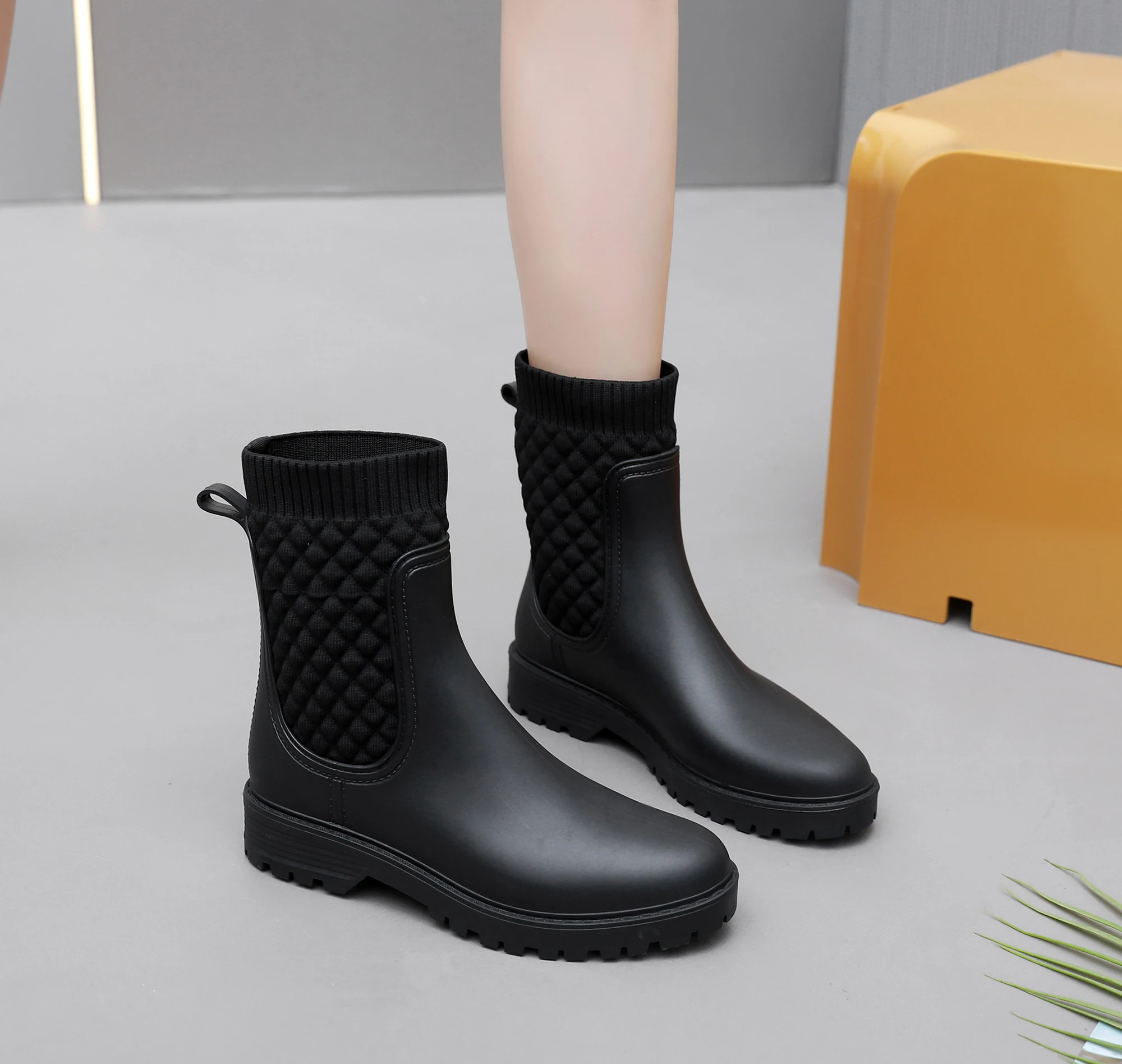 Paire de bottes de pluie Chelsea pour femmes, bottes imperméables tricotées U-shape, chaussures en caoutchouc antidérapant