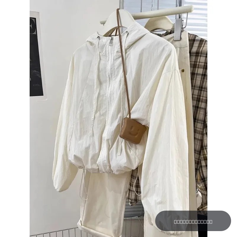SMVP – veste à capuche blanche pour femmes, design d'été sensationnel, style rétro américain, sensation haut de gamme, coupe-vent, vêtement d'extérieur respirant à manches longues