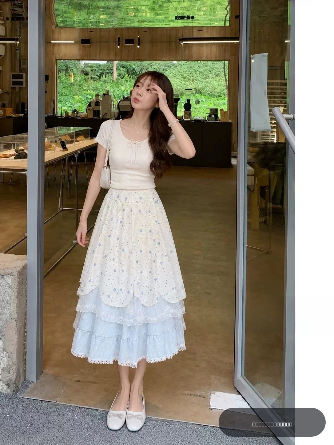 Jupe mi-longue d'été taille haute, coupe trapèze, avec empiècements en dentelle et imprimé floral, coupe ample, en mélange de polyester et de coton léger, jupe décontractée pour femme