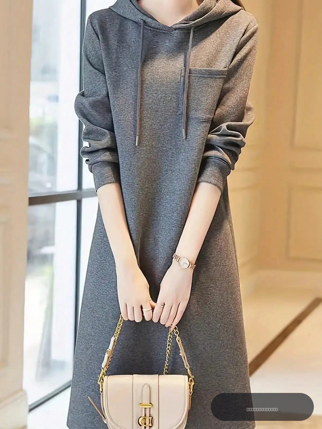Robe midi en maille à capuche pour femme, automne 2026, manches longues, extensible, ample, décontractée, avec capuche à cordon et poche.